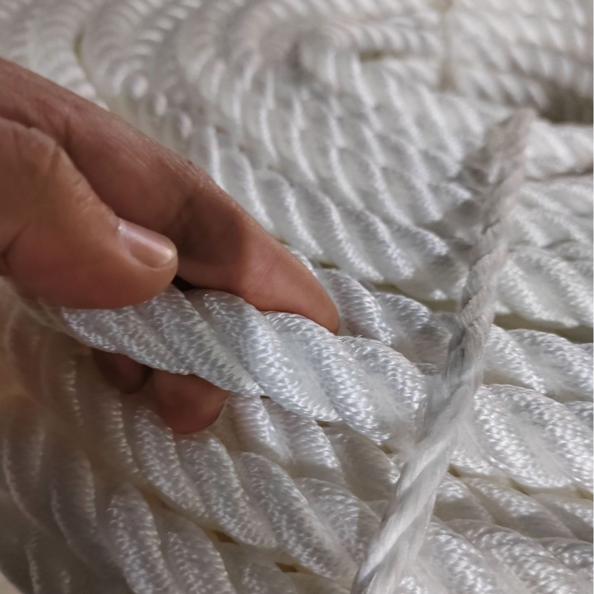 尼龙绳耐磨船用三股揽绳高强丙纶涤纶捆绑绳刹车绳游艇绳pp绳锚绳